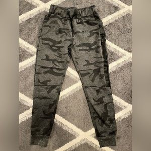 XS Joggers camo joggers Size Medium
